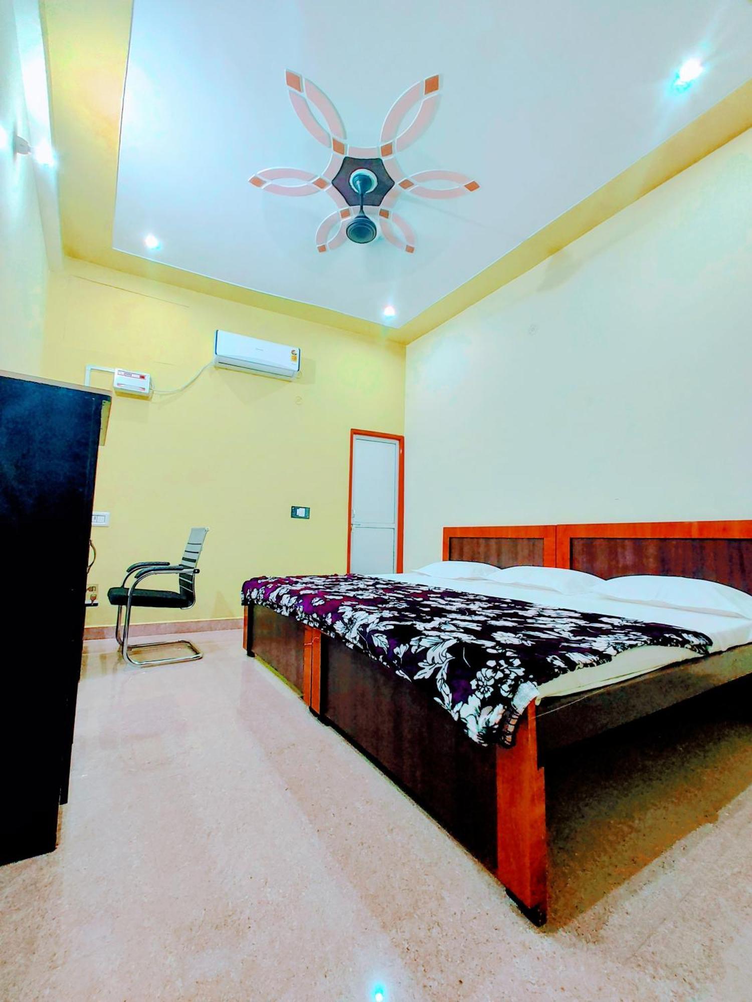 Hotel Raghukul Ayodhya Luaran gambar