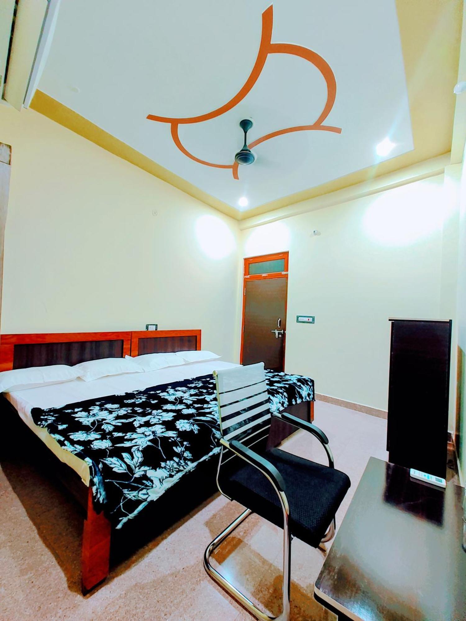 Hotel Raghukul Ayodhya Luaran gambar