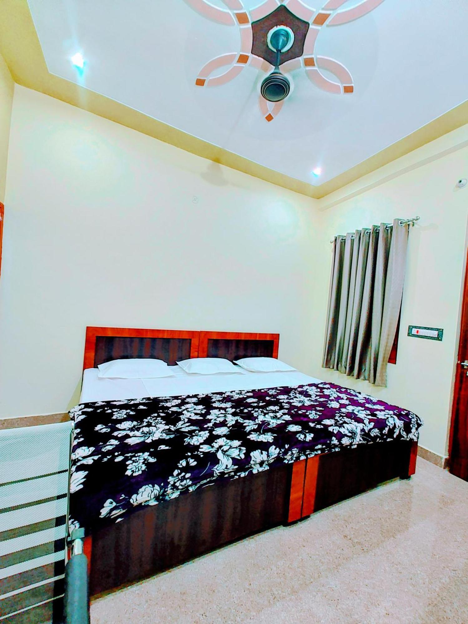 Hotel Raghukul Ayodhya Luaran gambar